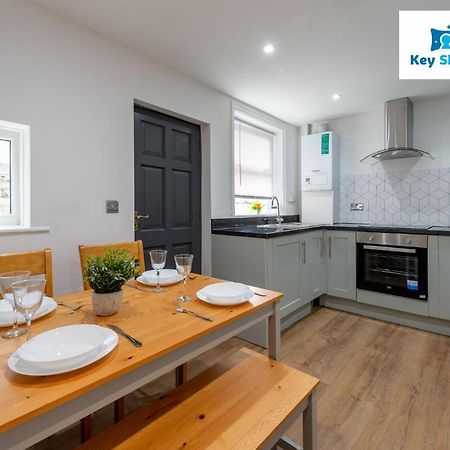 Five Bedroom Spacious Modern House By Keysleeps Short Lets Workington Lake District Beach Esterno foto